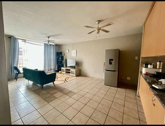 2 BEDROOM APARTMENT FOR SALE IN WONDERBOOM SOUTH